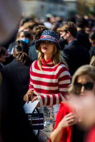 bag, bob, Chloé Lecareux, dior bag, dior logo, knitwear, logo print, navy bag, navy bob, printed bob, red knitwear, red turtleneck, silver skirt, skirt, striped turtleneck, stripes knitwear, turlteneck, street style, jonathan paciullo, FW, frenchystyle, fashion week, PFW, PARIS, SPRING SUMMER 2022, SS 22, vertical, atmosphere details