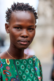 graphic dress, green dress, printed dress, short hair, fashion week, frenchystyle, FW, jonathan paciullo, street style, PFW, PARIS, vertical, detail, atmosphere details, portrait, model, AUTUMN WINTER 2018-2019, FALL WINTER 2018-2019, FW 18-19