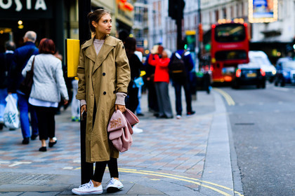 atmosphere details, beige coat, converse, embroidered bag, fashion week, frenchystyle, full length, FW, horizontal, jenny walton, jonathan paciullo, LFW, LONDON, pink bag, SPRING SUMMER 2017, SS 17, street style, trench coat, trousers, white sneakers, woman