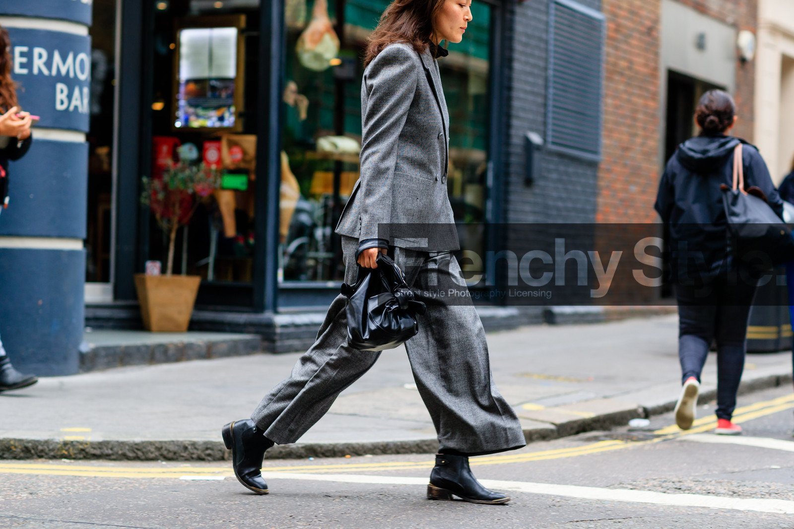 atmosphere details, black bag, black boots, blazer, detail, fashion week, frenchystyle, FW, grey jacket, grey pants, grey suit, high heels, horizontal, jonathan paciullo, leather bag, leather boots, leather shoes, LFW, LONDON, SPRING SUMMER 2017, SS 17, street style, trousers, woman