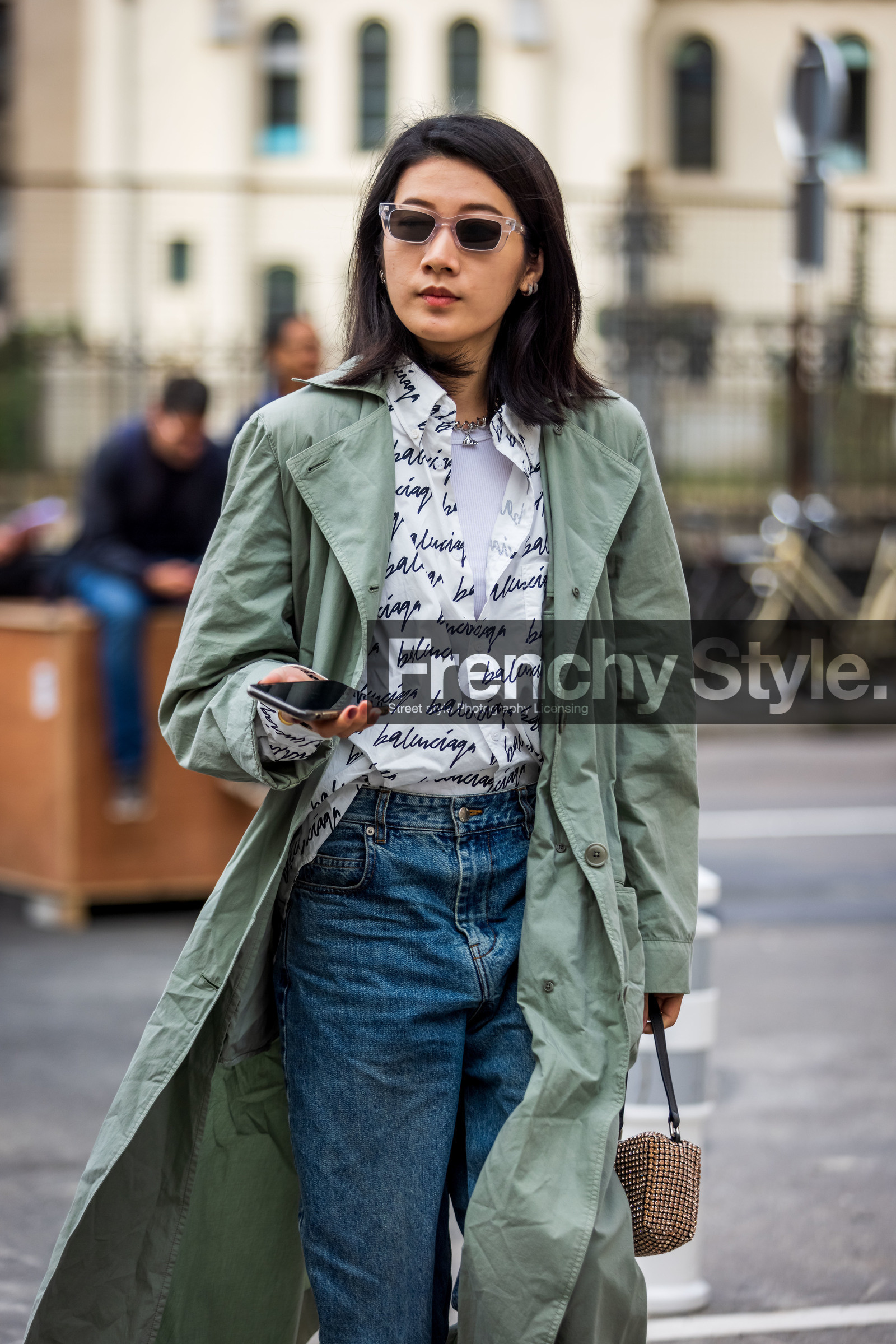 bag, balenciaga shirt, black and white shirt, blue denim, blue jean, denim, green trench, jean, logo print, printed shirt, ribbed top, shirt, strass bag, sunglasses, transparent sunglasses, trench, white shirt, white top, fashion week, frenchystyle, FW, jonathan paciullo, street style, PFW, PARIS, SPRING SUMMER 2022, SS 22, vertical, atmosphere details
