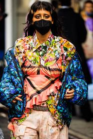 multicolor look, printed jacket, multicolor puffed jacket, puffed winter jacket, puffy blue jacket, corail tank top, ruffled tank top, multiprint shirt, multicolor shirt, rose pale pants, silver belt, fringe hair, punk style, street style, jonathan paciullo, FW, frenchystyle, fashion week, NYFW, NEW YORK, AUTUMN WINTER 2022-2023, FALL WINTER 2022_2023, FW 22-23, vertical, atmosphere details