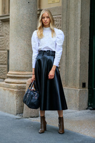 white blouse, high collar blouse, balloon sleeves, lace blouse, black leather skirt, belted skirt, mid long skirt, flare skirt, louis vuitton boots, monogrammed boots, brown leather boots, low boots, black leather bag, fashion week, frenchystyle, FW, jonathan paciullo, street style, MFW, MILAN, SPRING SUMMER 2020, SS 20