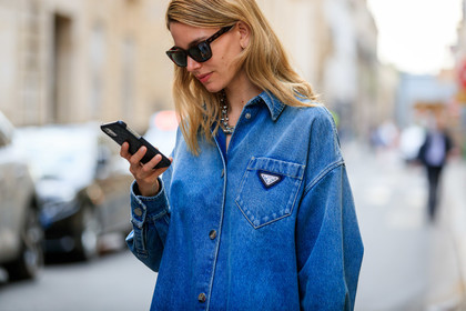 denim, denim dress, denim jacket, denim shirt, prada dress, prada jacket, prada shirt, jacket dress, jacket shirt, dress shirt, blue jacket, blue dress, blue shirt, scale sunglasses, celine sunglasses, close up detail, fashion week, frenchystyle, FW, jonathan paciullo, street style, PFW, PARIS, AUTUMN WINTER 2021-2022, FALL WINTER 2021-2022, FW 21-22, atmosphere details, horizontal, detail