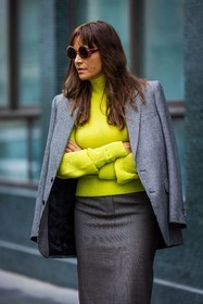 black and white, blazer, fluo green turtleneck, grey skirt, houndstooth print, houndstooth skirt, Laure Hériard-Dubreuil, midi skirt, orange sunglasses, oversize sunglasses, print, printed blazer, printed skirt, skirt, sunglasses, turtleneck, fashion week, frenchystyle, FW, jonathan paciullo, street style, PFW, PARIS, SPRING SUMMER 2022, SS 22, vertical, atmosphere details
