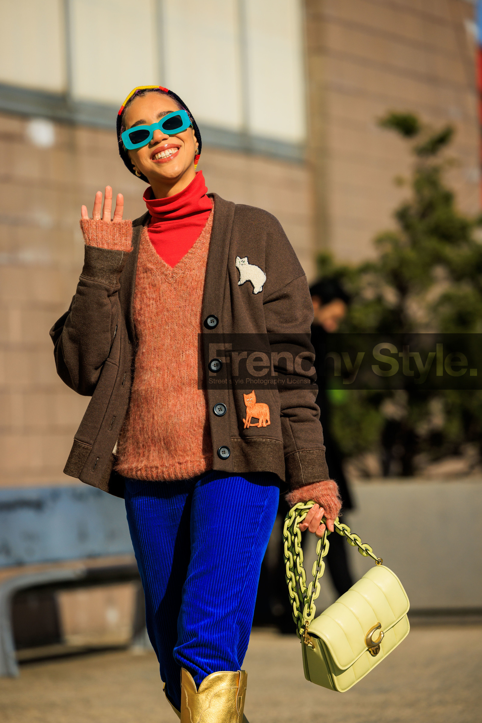 blue pants, corduroy pants, golden boots, cowboy boots, coach handbag, cream handbag, brown jacket, orange jumper, knitted jumper, kitten print cardigan, blue sunglasses, groovy sunglasses, Jasmin Savoy, fashion week, frenchystyle, FW, jonathan paciullo, street style, NYFW, NEW YORK, AUTUMN WINTER 2022-2023, FALL WINTER 2022_2023, FW 22-23, vertical, atmosphere details
