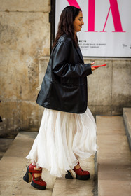platform shoes, red shoes, viviennewestwood heels, flared skirt, ruffle skirt, white skirt, black blazer, leather blazer, fashion week, frenchystyle, FW, jonathan paciullo, street style, AUTUMN WINTER 2022-2023, FALL WINTER 2022_2023, FW 22-23, PFW, PARIS, vertical, full length