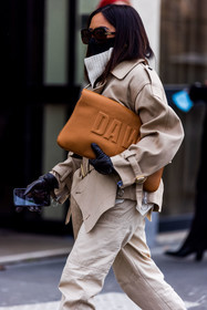 beige jacket, beige monochrome, beige pants, black gloves, camel pouch, facial mask, gloves, jacket, leather gloves, leather pouch, monochrome, oversize sunglasses, pants, pouch, sunglasses, turtleneck, fashion week, frenchystyle, FW, jonathan paciullo, street style, PFW, PARIS, SPRING SUMMER 2022, SS 22, vertical, atmosphere details