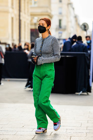 knitted top, silver top, pleated top, dyed hair, orange hair, louis vuitton, green trousers, logo trousers, monogram pants, louis vuitton pants, fashion week, frenchystyle, FW, jonathan paciullo, street style, PFW, PARIS, menswear, FALL WINTER 2022-2023, AUTUMN WINTER 2022-2023, FW 22-23, full length, vertical