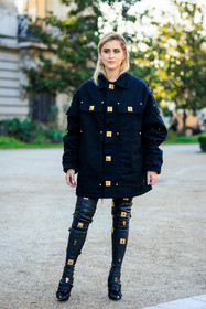 blond hair, full black look, black total look, studded jacket, studded boots, highknee boots, locked boots, charmed boots, tight boots, schiapareilli, fashion week, frenchystyle, FW, jonathan paciullo, street style, PARIS, PFW, SPRING SUMMER 2022, SS 22, full length, vertical