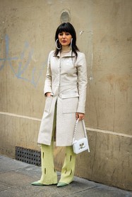 courreges look, white loops earrings, courreges top, courreges jacket, cream jacket, yellow pants, cut out pants, courreges handbag, white handbag, green pisctachio shoes, maria bernad, fashion week, frenchystyle, FW, jonathan paciullo, street style, AUTUMN WINTER 2022-2023, FALL WINTER 2022_2023, FW 22-23, PFW, PARIS, vertical, full length