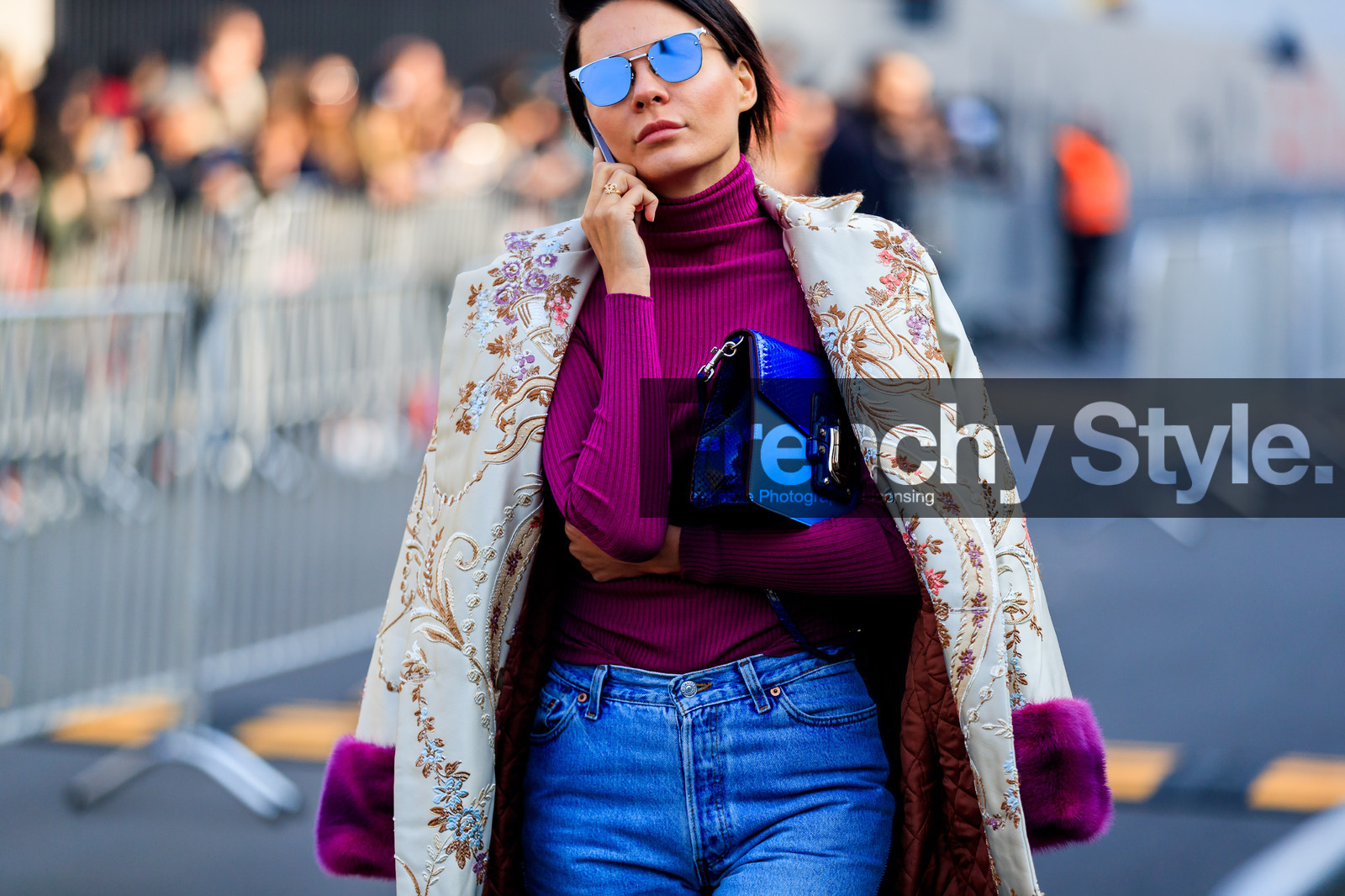 atmosphere details, AUTUMN WINTER 2017-2018, AW 17-18, beige coat, blue bag, blue denim, denim pants, detail, FALL WINTER 2017-2018, fashion week, frenchystyle, FW, FW 17-18, horizontal, jeans, jonathan paciullo, leather bag, MFW, MILAN, over the shoulder, printed coat, purple fur, red sweater, street style, sunglasses, trousers, turtleneck sweater