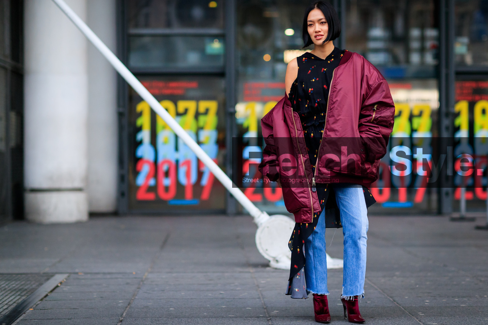 black top, blue denim, bomber jacket, bordeaux, burgundy, denim pants, high heels, jeans, leather shoes, off the shoulder, printed top, red jacket, red shoes, silk top, trousers, velvet, vêtements, fashion week, frenchystyle, FW, jonathan paciullo, street style, PFW, PARIS, SPRING SUMMER 2017, SS 17, HAUTE COUTURE, atmosphere details, full length, horizontal, Tiffany Hsu