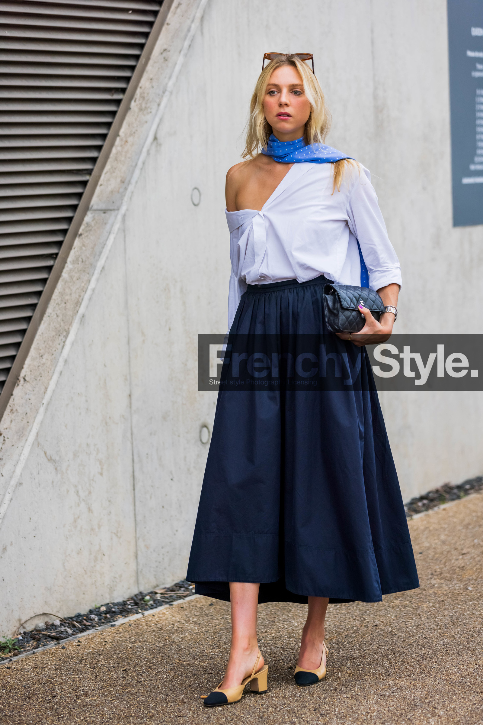 midi skirt, blue navy, shirt, chanel bag, scarf, foulard, SCARF, fashion week, frenchystyle, FW, jonathan paciullo, street style, SPRING SUMMER 2022, SS 22, LFW, LONDON, vertical, full length