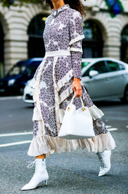 black and white, floral, flowers, graphic dress, high heels, leather bag, leather shoes, printed dress, white bag, white boots, fashion week, frenchystyle, FW, jonathan paciullo, street style, LFW, LONDON, SPRING SUMMER 2019, SS 19, vertical, detail, atmosphere details