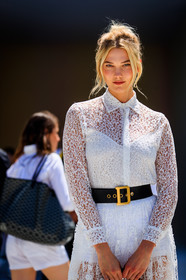 black belt, christian dior, graphic dress, lace dress, leather belt, printed dress, see through, white dress, fashion week, frenchystyle, FW, jonathan paciullo, street style, PFW, PARIS, vertical, detail, atmosphere details, model, AUTUMN WINTER 2018-2019, FALL WINTER 2018-2019, FW 18-19, karlie kloss