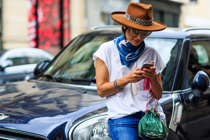 atmosphere details, blue denim, blue scarf, brown hat, denim pants, detail, fashion week, fedora, frenchystyle, FW, green bag, horizontal, jonathan paciullo, julie ragolia, mano mercantile, MENSWEAR, PARIS, PFW, printed bag, printed scarf, silk scarf, SPRING SUMMER 2017, SS 17, street style, sunglasses, trousers, white t shirt, worth and worth
