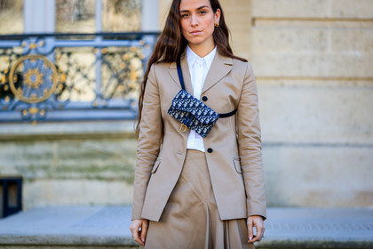 beige jacket, beige skirt, blazer, blue bag, christian dior, erika boldrin, graphic bag, leather bag, monogram, printed bag, white shirt, fashion week, frenchystyle, FW, jonathan paciullo, street style, PFW, PARIS, AUTUMN WINTER 2019-2020, AW 19-20, FALL WINTER 2019-2020, FW 19-20, horizontal, atmosphere details, detail