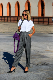 alberta ferretti bag, suede bag, purple bag, shoulder bag, white t-shirt, high waist pants, grey pants, carrot pants, black pumps, sling back shoes, black sunglasses, grey scarf, candela novembre, fashion week, frenchystyle, FW, jonathan paciullo, street style, MFW, MILAN, SPRING SUMMER 2021, SS 21, vertical, full length