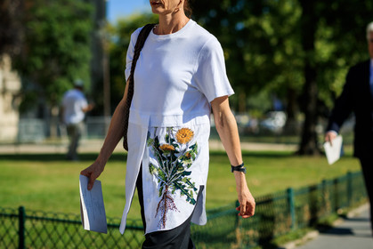 embroideries, floral, flower, white shirt, fashion week, frenchystyle, FW, jonathan paciullo, street style, PFW, PARIS, horizontal, atmosphere details, detail, AUTUMN WINTER 2018-2019, FALL WINTER 2018-2019, FW 18-19