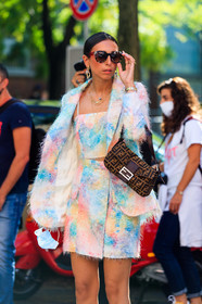 multicolor jacket, multicolor top, multicolor skirt, tie and dye jacket, tie and dye top, tie and dye skirt, fringe jacket, fringe top, fringe skirt, cropped top, multi necklace, multi rings, scale sunglasses, baguette bag, brown bag, monogrammed bag, fendi bag, golden earrings, golden rings, golden necklace, long necklace, long earring, dangling earrings, light pink jacket, light pink top, light pink skirt, light yellow jacket, light yellow top, light yellow skirt, green jacket, green top, green skirt, blue skirt, blue jacket, blue top, gabriella berdugo, fashion week, frenchystyle, FW, jonathan paciullo, street style, MFW, MILAN, SPRING SUMMER 2021, SS 21, vertical, detail