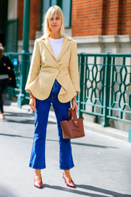 blazer, blue denim, bordeaux, brown bag, burgundy, denim pants, high heels, jeans, leather bag, leather shoes, linda tol, red shoes, trousers, white t shirt, yellow jacket, fashion week, frenchystyle, FW, jonathan paciullo, street style, LFW, LONDON, SPRING SUMMER 2019, SS 19, vertical, full length
