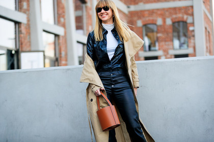 beige coat, black pants, black shirt, brown bag, leather bag, leather pants, leather shirt, sunglasses, trousers, turtleneck sweater, white top, fashion week, frenchystyle, FW, jonathan paciullo, street style, MFW, MILAN, AUTUMN WINTER 2018-2019, FALL WINTER 2018-2019, FW 18-19, horizontal, atmosphere details, lisa aiken
