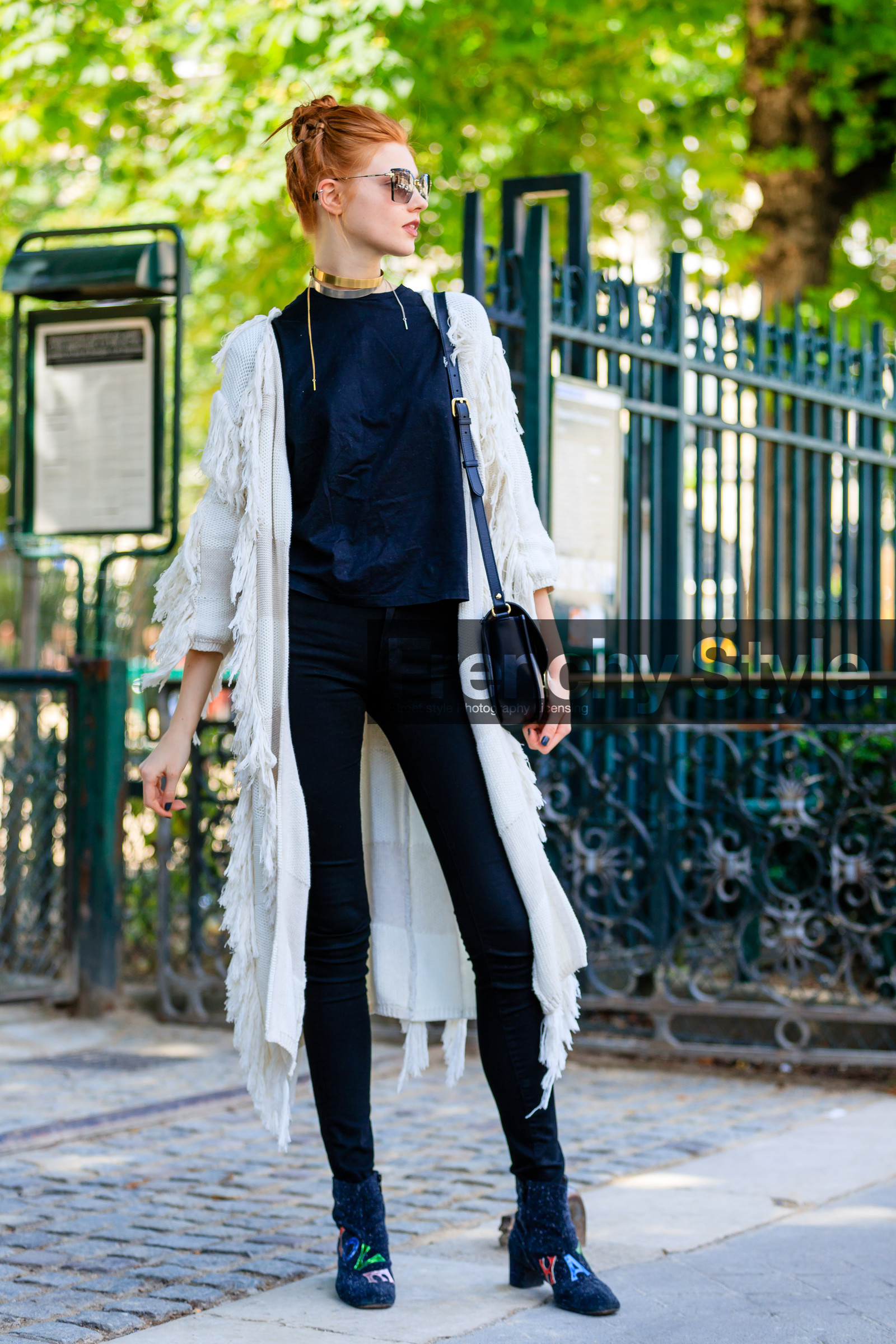 AUTUMN WINTER 2016-2017, AW 16-17, black bag, black denim, black top, blue boots, choker, denim pants, embroidered shoes, FALL WINTER 2016-2017, fashion week, frenchystyle, fringes, full length, FW, FW 16-17, golden jewelry, HAUTE COUTURE, high heels, jeans, jonathan paciullo, leather bag, MENSWEAR, message, model, necklace, PARIS, PFW, printed boots, red lips, street style, sunglasses, trousers, vertical, white cardigan, white jacket