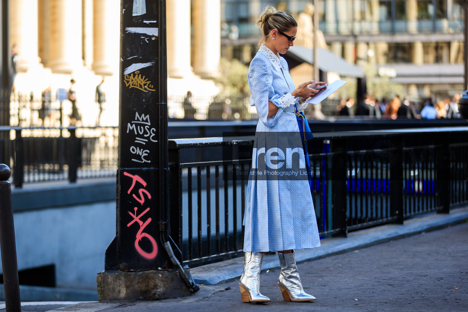 blue bag, blue shirt, blue skirt, fendi, graphic shirt, graphic skirt, high heels, lace, leather bag, leather shoes, pleated skirt, printed shirt, printed skirt, shiny boots, silver shoes, sunglasses, PFW, fashion week, frenchystyle, FW, jonathan paciullo, street style, PARIS, horizontal, atmosphere details, full length, AUTUMN WINTER 2018-2019, FALL WINTER 2018-2019, FW 18-19, helena bordon