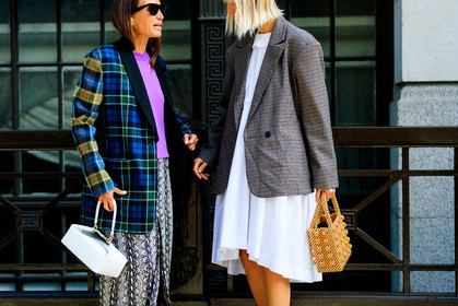 blazer, blue jacket, checked, chloe loulou de saison, graphic jacket, graphic skirt, grey jacket, grey skirt, leather bag, linda tol, plaid, printed jacket, printed skirt, purple sweater, rejina pyo, sunglasses, tartan, white bag, white dress, yellow bag, fashion week, frenchystyle, FW, jonathan paciullo, street style, LFW, LONDON, SPRING SUMMER 2019, SS 19, atmosphere details, horizontal, detail