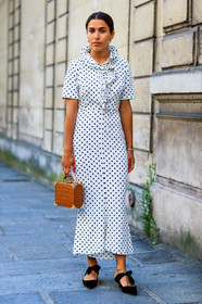 black and white, black shoes, brown bag, graphic dress, leather bag, leather shoes, polka dot, printed dress, valentino, PFW, fashion week, frenchystyle, FW, jonathan paciullo, street style, PARIS, vertical, full length, AUTUMN WINTER 2018-2019, FALL WINTER 2018-2019, FW 18-19