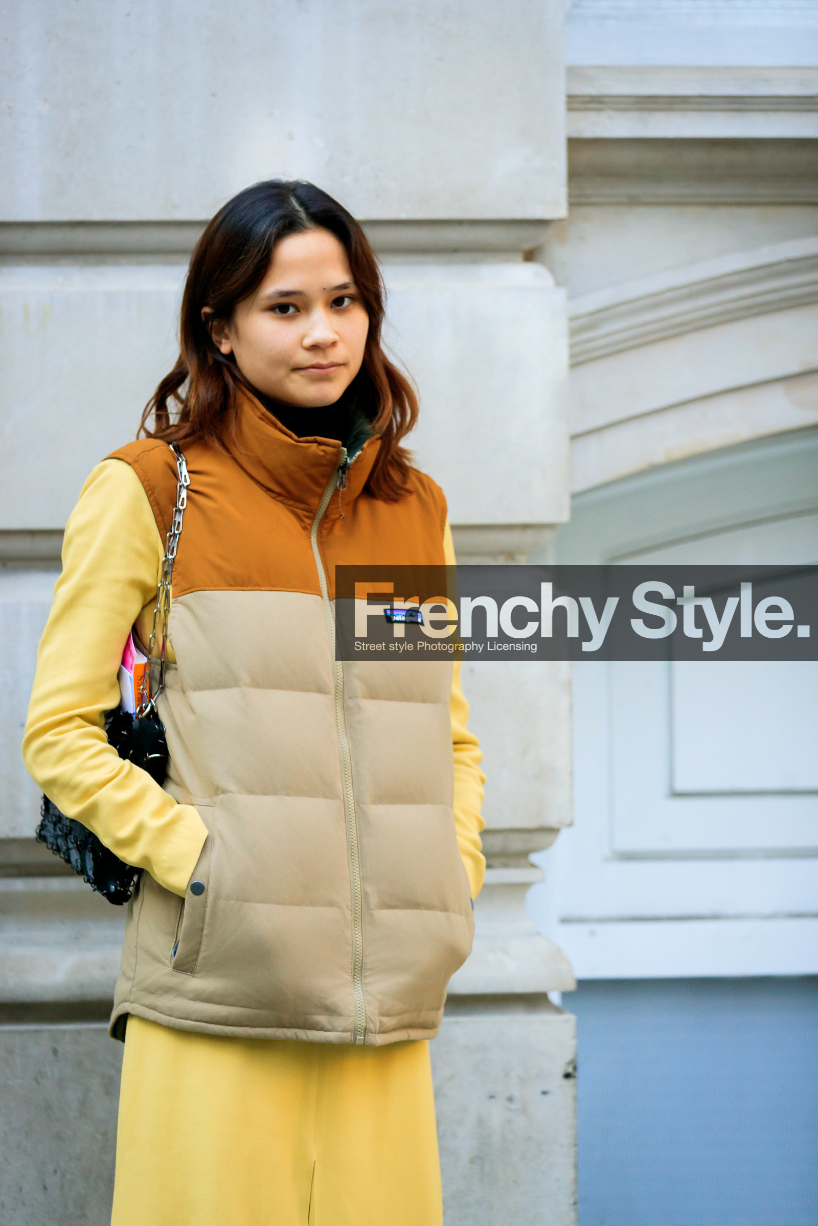 beige jacket, black bag, down jacket, leather bag, patagonia, sleeveless, yellow dress, fashion week, frenchystyle, FW, jonathan paciullo, street style, LFW, LONDON, AUTUMN WINTER 2019-2020, AW 19-20, FW 19-20, FALL WINTER 2019-2020, vertical, atmosphere details, detail