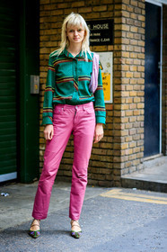 graphic shirt, green shirt, green shoes, leather bag, leather pants, leather shoes, model, pink bag, pink pants, printed shirt, trousers, fashion week, frenchystyle, FW, jonathan paciullo, street style, LFW, LONDON, SPRING SUMMER 2019, SS 19, vertical, full length