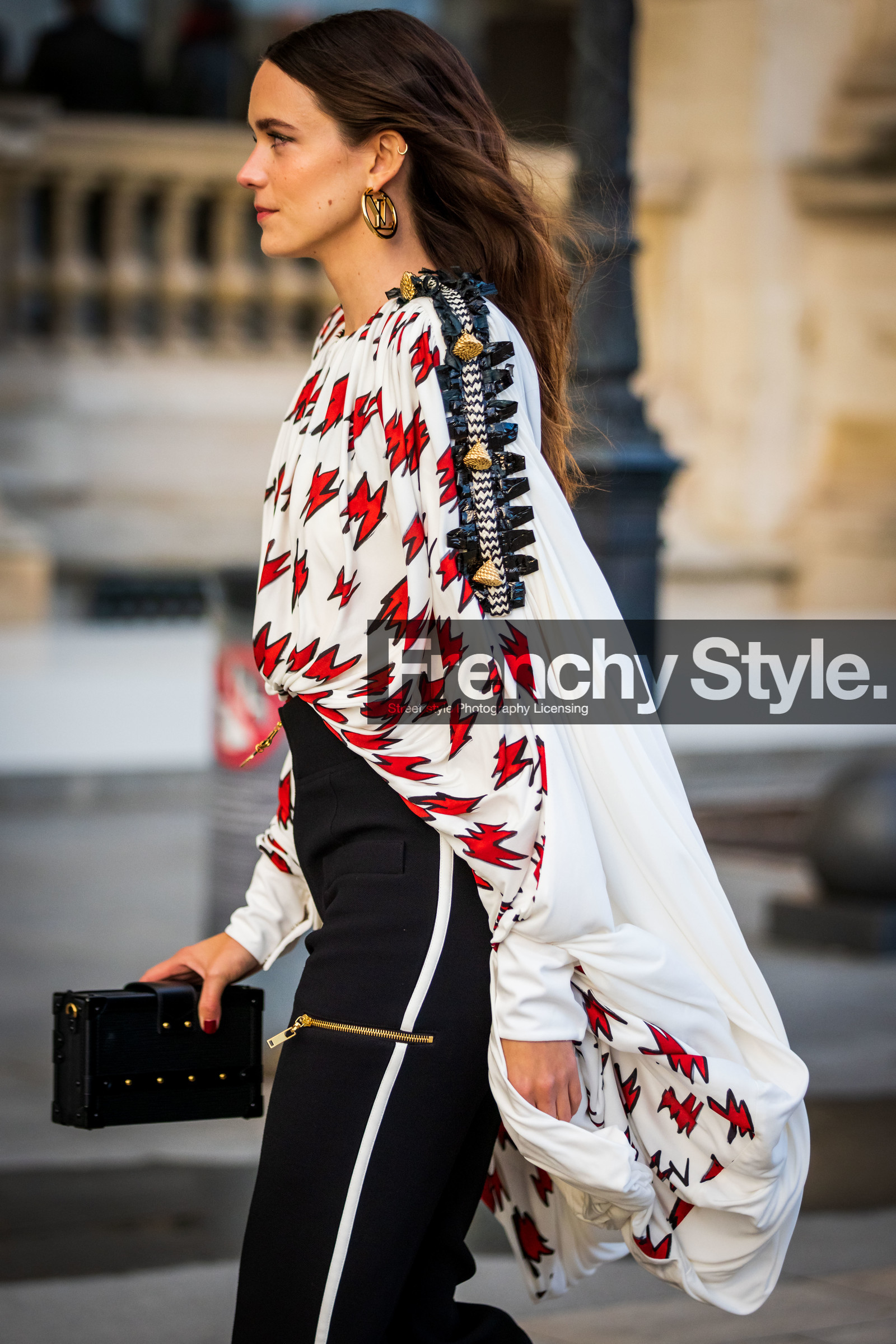 black clutch, black pants, blouse, clutch, earrings, gold earrings, louis vuitton look, pants, print, printed blouse, Stacy Martin, white blouse, fashion week, frenchystyle, FW, jonathan paciullo, street style, PFW, PARIS, SPRING SUMMER 2022, SS 22, vertical, atmosphere details