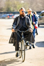 dandy look, blue sunglasses, louis vuitton scarf, grey coat, grey pants, black shoes, fashion week, frenchystyle, FW, jonathan paciullo, street style, vertical, full length