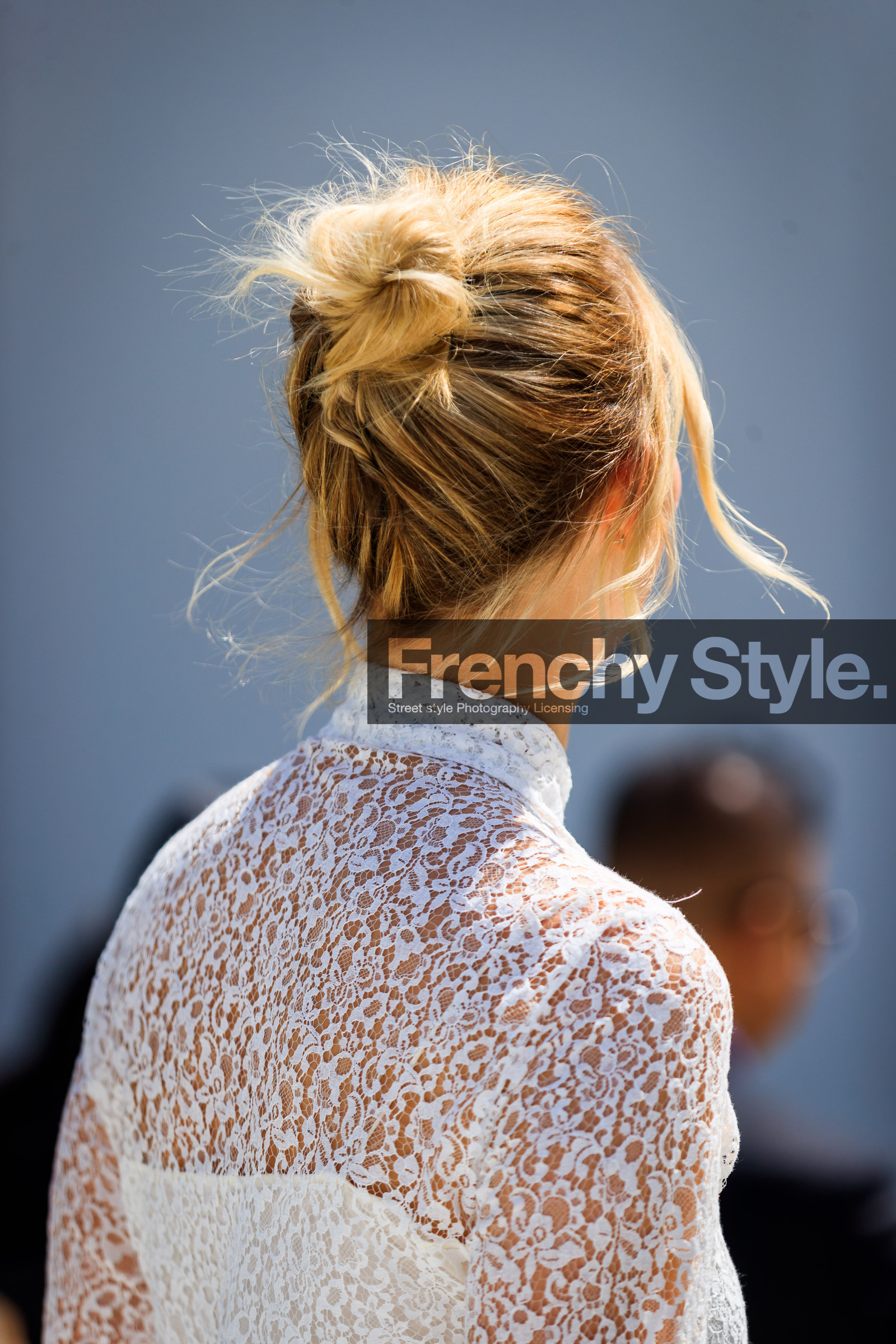 christian dior, graphic dress, lace dress, printed dress, see through, white dress, fashion week, frenchystyle, FW, jonathan paciullo, street style, PFW, PARIS, vertical, detail, atmosphere details, model, AUTUMN WINTER 2018-2019, FALL WINTER 2018-2019, FW 18-19, karlie kloss