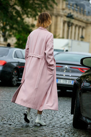anya ziourova, light pink coat, white leather boots, low boots, kitten heels boots, back details, pink total look, PARIS, PFW, SPRING SUMMER 2020, SS 20, fashion week, frenchystyle, FW, jonathan paciullo, street style, vertical, full length