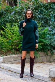 mary leest, green dress, jacquard dress, striped dress, high collar dress, zipped dress, long sleeves dress, sportswear, sportswear dress, small sunglasses, square shape glasses, red sunglasses, metalic frame sunglasses, burgundy leather boots, burgundy suede boots, high boots, lacoste dress, lacoste total look, PARIS, PFW, SPRING SUMMER 2020, SS 20, fashion week, frenchystyle, FW, jonathan paciullo, street style, vertical, full length