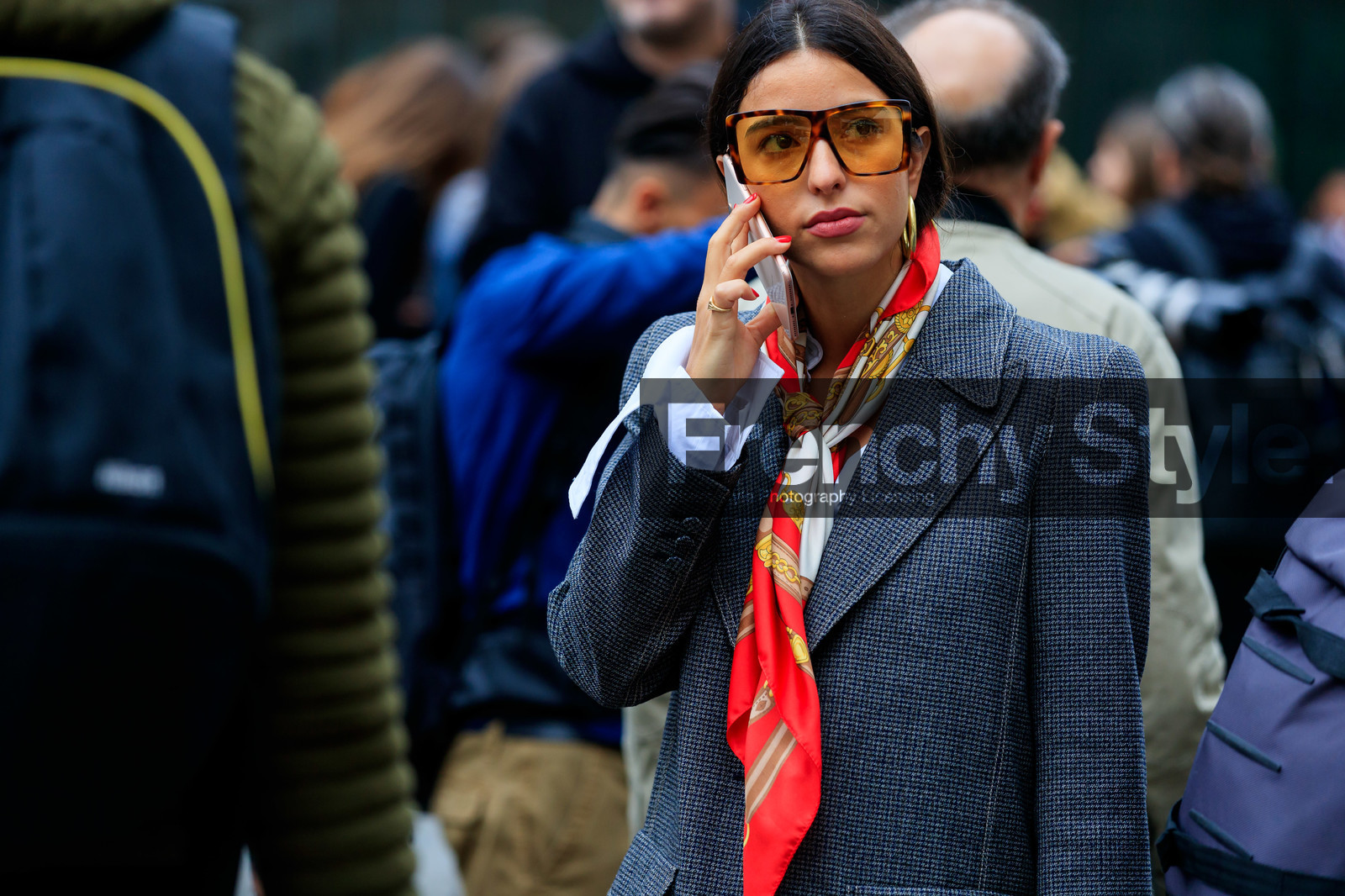 bettina looney, close up detail, scarf, printed scarf, red scarf, white scarf, square shape glasses, yellow sunglasses, scale sunglasses, big sunglasses, dark grey jacket, checked jacket, lurex jacket, fashion week, frenchystyle, FW, jonathan paciullo, street style, MFW, MILAN, SPRING SUMMER 2020, SS 20