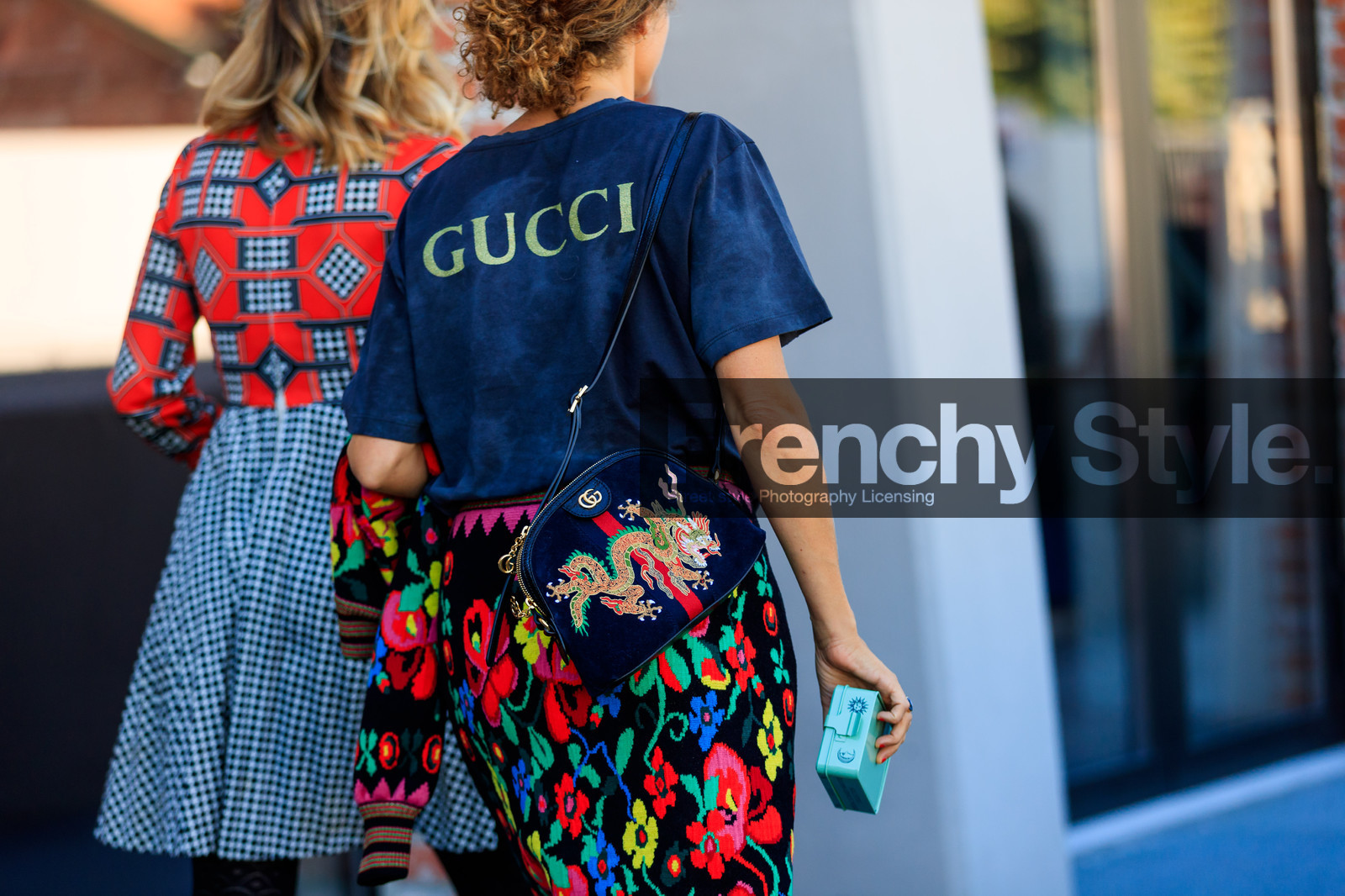 animal print, atmosphere details, black bag, black t shirt, detail, fashion week, floral, flowers, frenchystyle, FW, graphic bag, graphic skirt, gucci, horizontal, jonathan paciullo, leather bag, MFW, MILAN, multicolor skirt, printed bag, printed skirt, SPRING SUMMER 2018, SS 18, street style