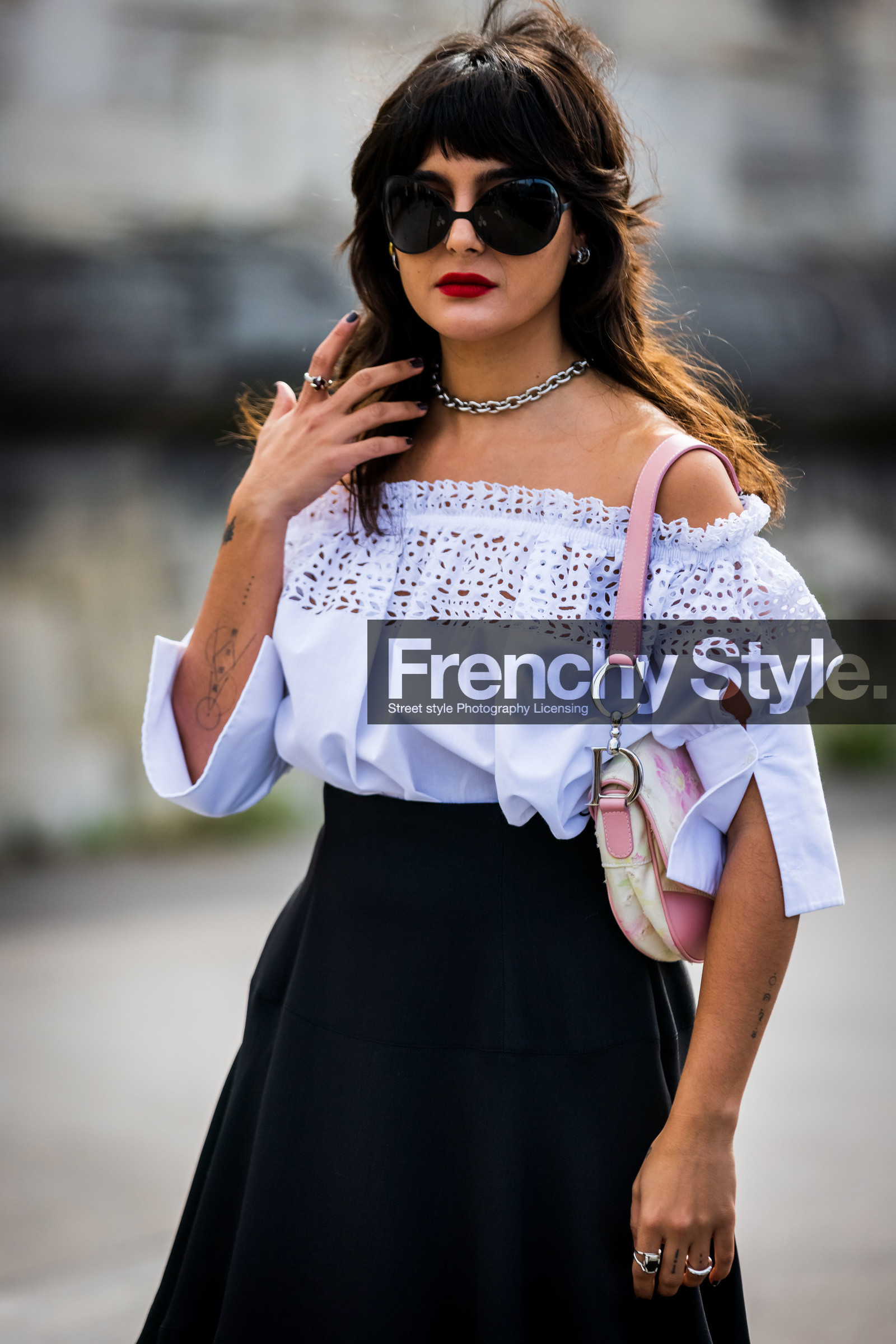 bag, black skirt, black sunglasses, choker, dior bag, embroidery, Maria Bernad, off shoulder top, oversize sunglasses, pink bag, pleated skirt, silver choker, skirt, sunglasses, tattoo, white top, street style, jonathan paciullo, FW, frenchystyle, fashion week, PFW, PARIS, SPRING SUMMER 2022, SS 22, vertical, atmosphere details