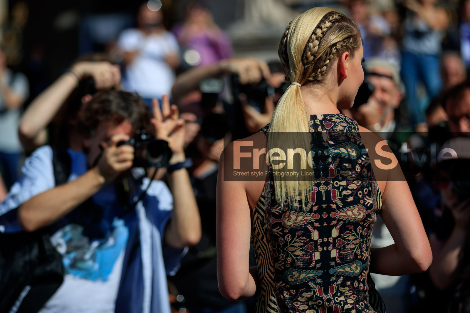 braids, graphic dress, graphic top, printed dress, printed top, fashion week, frenchystyle, FW, jonathan paciullo, street style, PFW, PARIS, atmosphere details, horizontal, detail, AUTUMN WINTER 2018-2019, FALL WINTER 2018-2019, FW 18-19