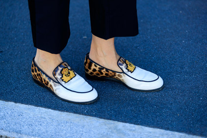 animal print, atmosphere details, black pants, detail, fashion week, frenchystyle, FW, gucci, horizontal, jonathan paciullo, leather shoes, leopard print, loafers, MFW, MILAN, printed shoes, SPRING SUMMER 2018, SS 18, street style, trousers, white shoes