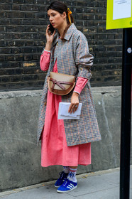 red dress, vichy printed dress, checked dress, mid long dress, adidas sneakers, gazelle sneakers, blue sneakers, loewe bag, crossbody bag, beige leather bag, brown leather bag, checked trench coat, white socks, sportswear socks, fashion week, frenchystyle, FW, jonathan paciullo, street style, vertical, full length