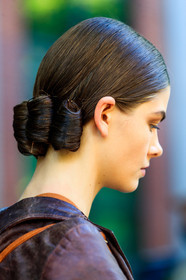 close up detail, hair details, fashion week, frenchystyle, FW, jonathan paciullo, street style, MFW, MILAN, SPRING SUMMER 2021, SS 21, vertical, detail, model