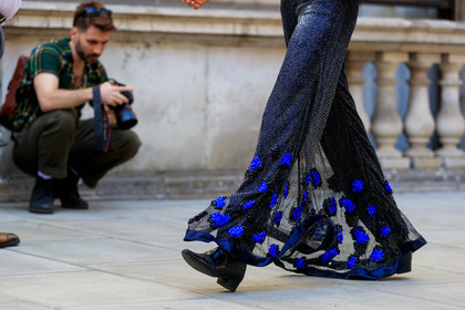 embroidered skirt, sequins skirt, long skirt, lurex skirt, fashion week, frenchystyle, FW, jonathan paciullo, street style, atmosphere details, horizontal, detail