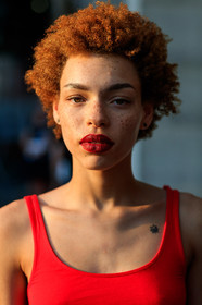 dyed hair, freckles, red lips, red t shirt, red top, fashion week, frenchystyle, FW, jonathan paciullo, street style, PFW, PARIS, vertical, detail, atmosphere details, portrait, model, AUTUMN WINTER 2018-2019, FALL WINTER 2018-2019, FW 18-19