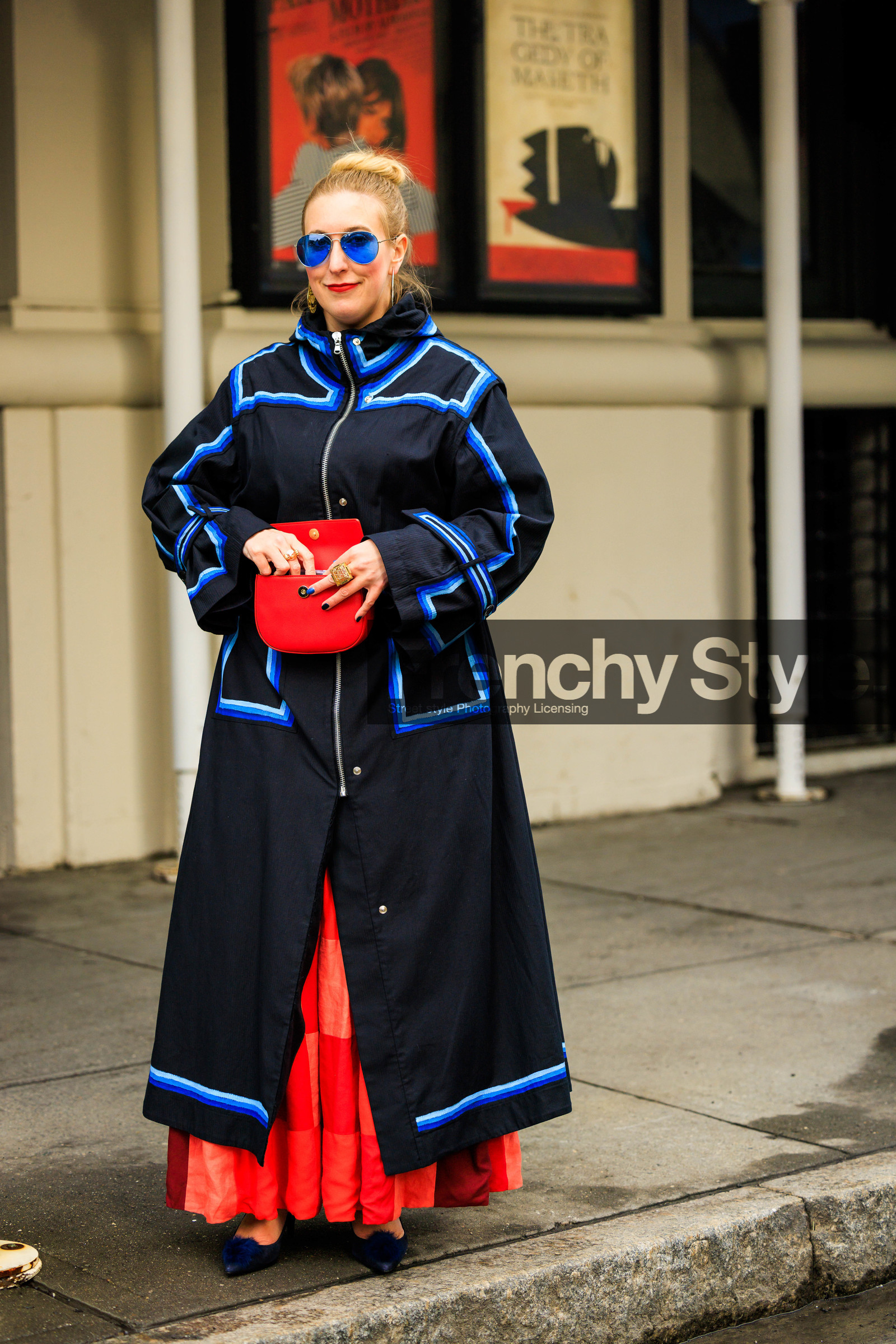 red belt bag, leather belt bag, blue sunglasses, pilot sunglasses, red lips, blue nails, big golden ring, black rain coat, striped raincoat, long coat, red longdress, black stilettos, big creole earrings, street style, jonathan paciullo, FW, frenchystyle, fashion week, NYFW, NEW YORK, AUTUMN WINTER 2022-2023, FALL WINTER 2022_2023, FW 22-23, vertical, full length
