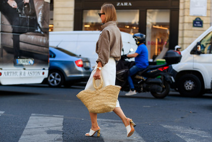 basket, brown shirt, céline, high heels, leather bag, leather shoes, sunglasses, white shoes, white skirt, fashion week, frenchystyle, FW, jonathan paciullo, street style, PFW, PARIS, atmosphere details, horizontal, full length, AUTUMN WINTER 2018-2019, FALL WINTER 2018-2019, FW 18-19