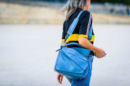 atmosphere details, back detail, black top, blue bag, blue denim, detail, fashion week, frenchystyle, FW, horizontal, jeans, jonathan paciullo, leather bag, PARIS, PFW, SPRING SUMMER 2017, SS 17, street style, trousers